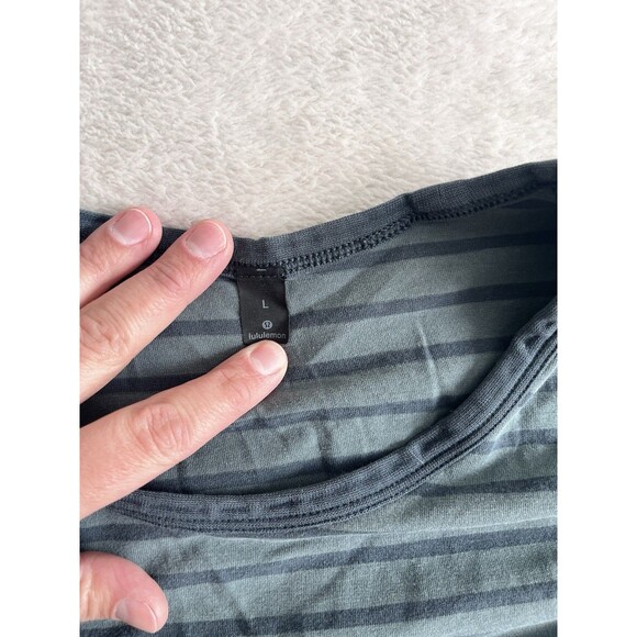 Lululemon Tee Shirt Long Sleeve Basic Mens Striped Stretch Performance Large - Picture 3 of 10